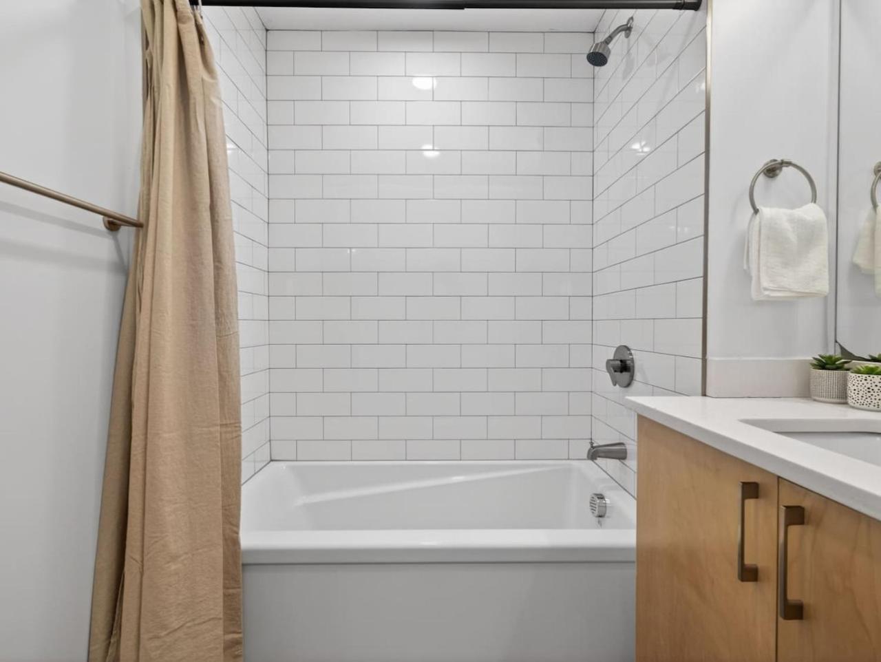 Apartment Luxury 2br In Near Harvard!