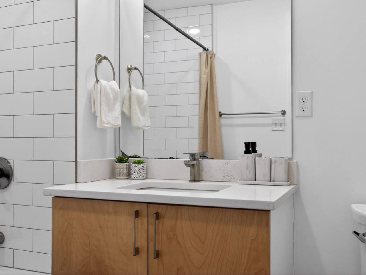 Luxury 2br In Near Harvard! * Boston