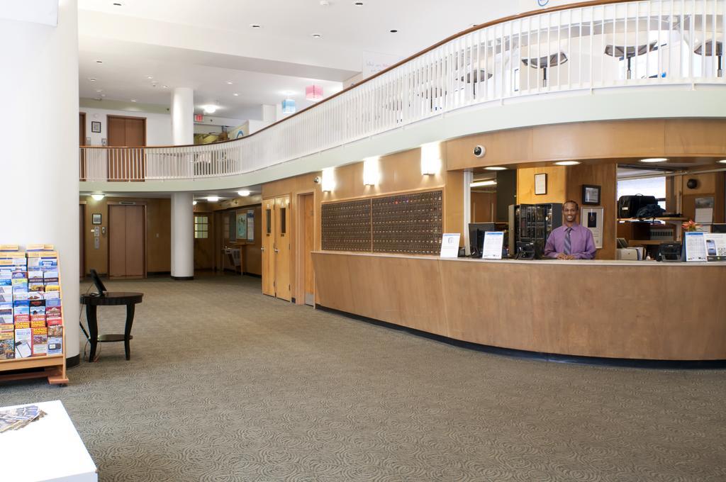 The Revolution Hotel 3*