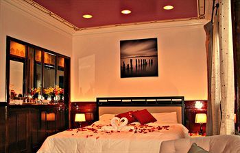 Royalton Suites Hotel