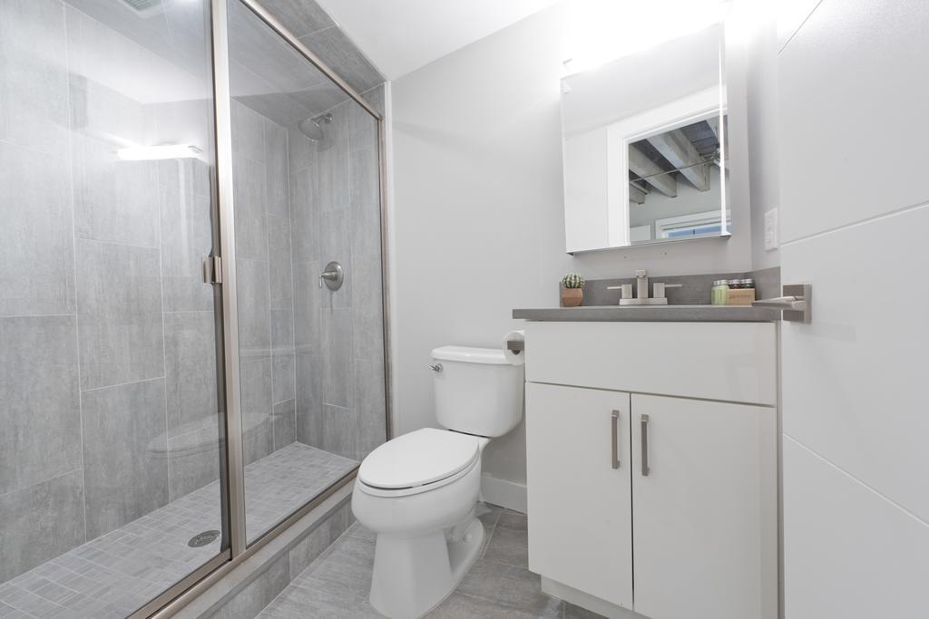 Two-bedroom On Washington Street Apt 403 *