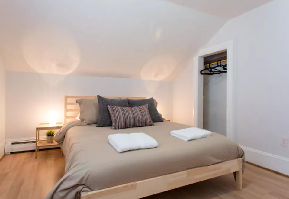 Apartment Fantastic 3 Bedroom With A Parking Spot By The Subway *