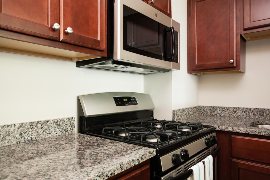 Two-bedroom On Columbia Road Apt 1d * Boston