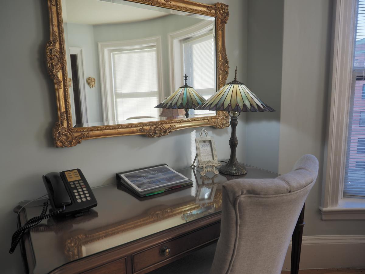 The Gryphon House 3* Boston