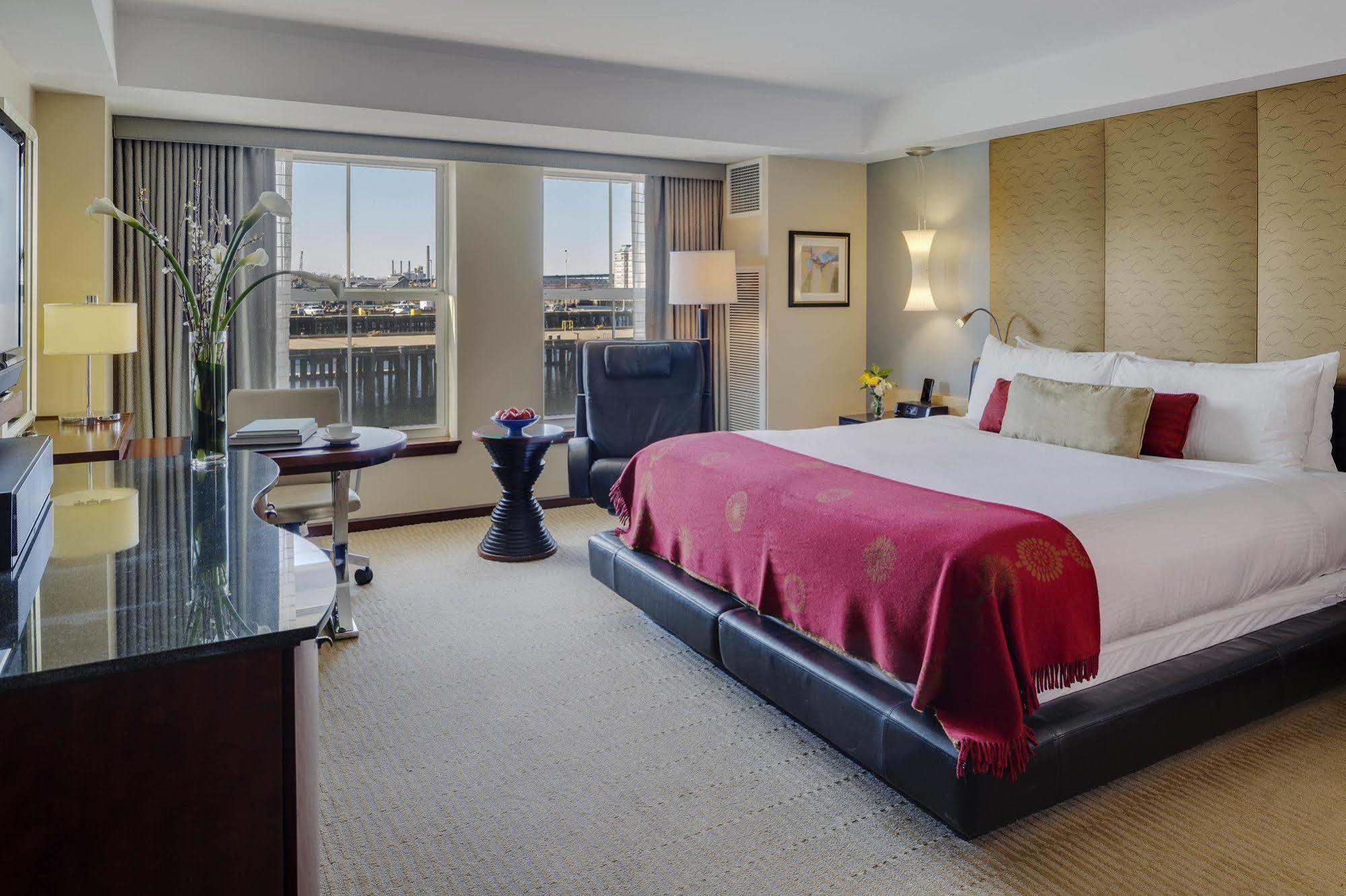 Battery Wharf Hotel, Waterfront Hotel 4*