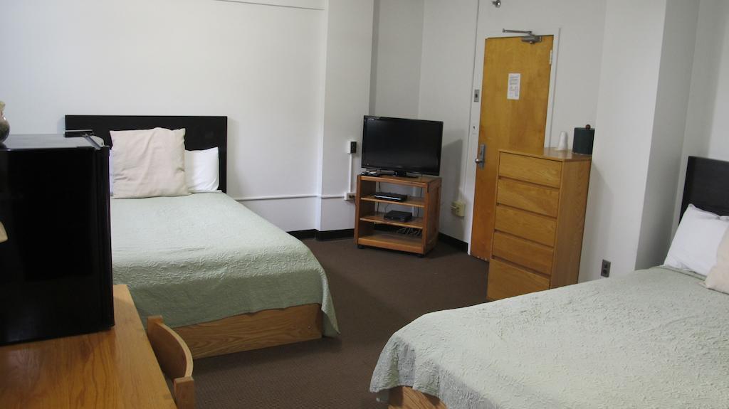 The Revolution Hotel 3*