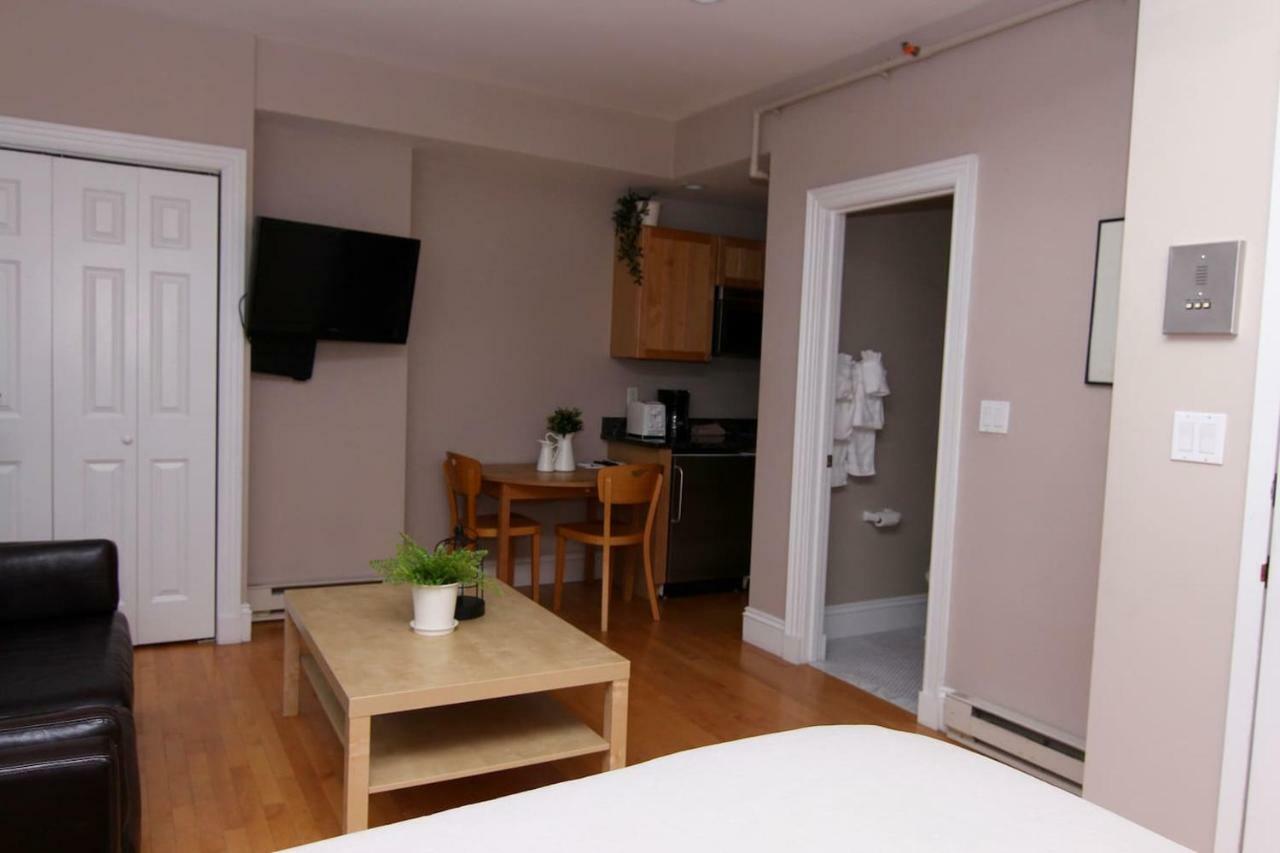 Apartment Stylish Downtown In The Southend, C.ave# 2 *