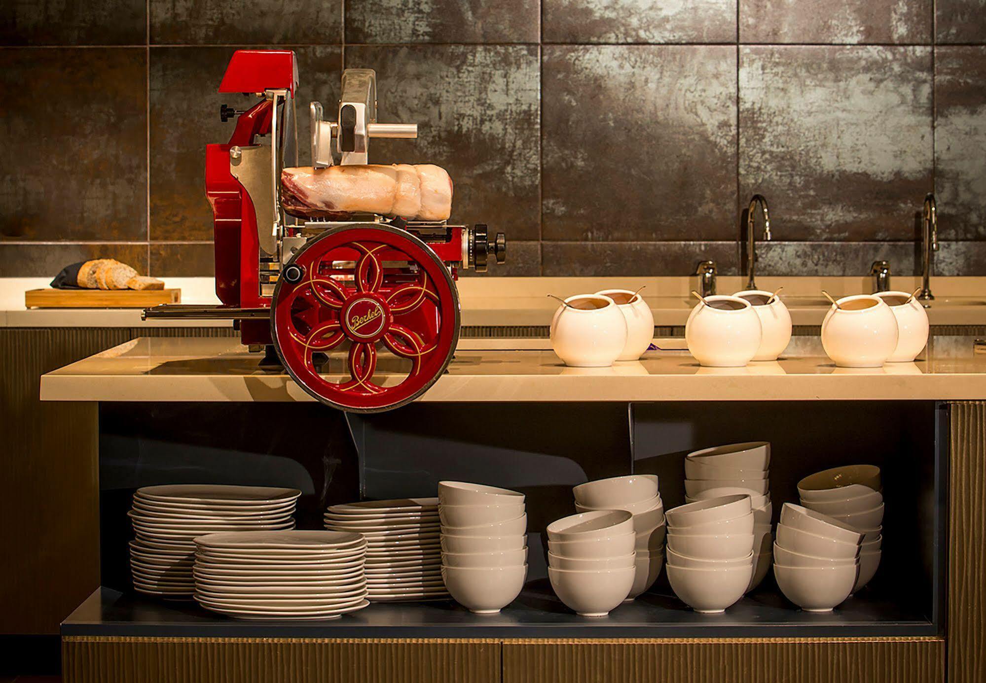 Ac By Marriott Downtown Hotel