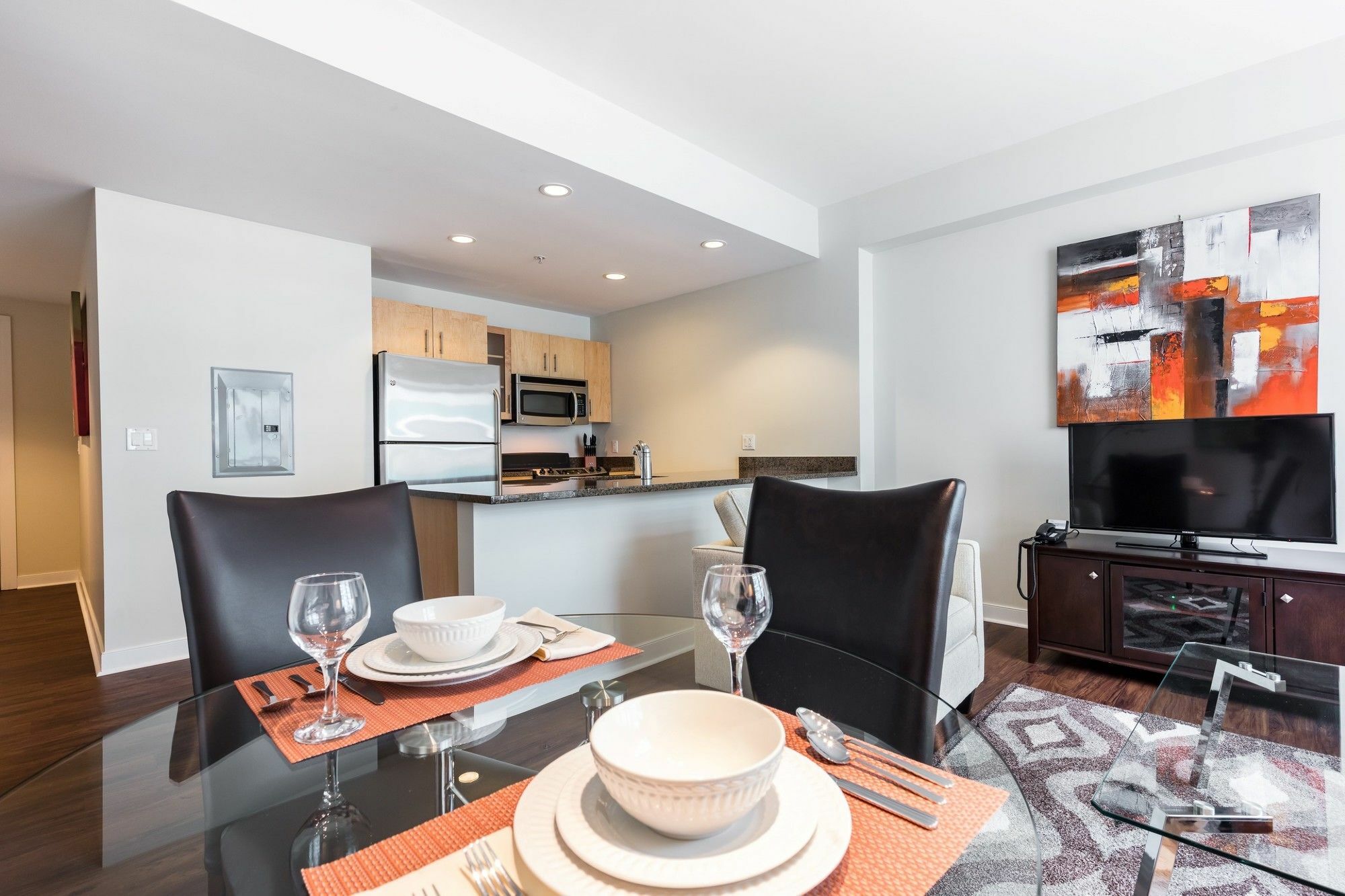 Global Luxury At West End Hotel *