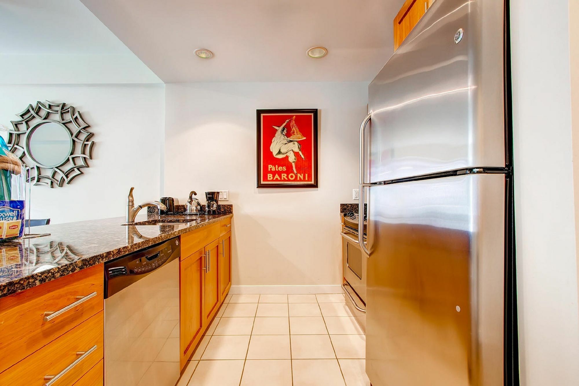 Global Luxury At West End Hotel *