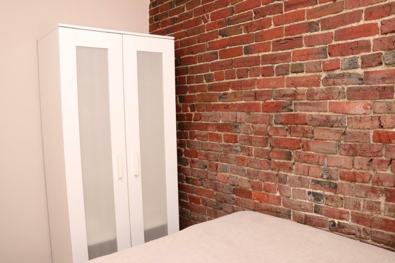 Beautiful 2bedroom In The South End - Ground Level Unit