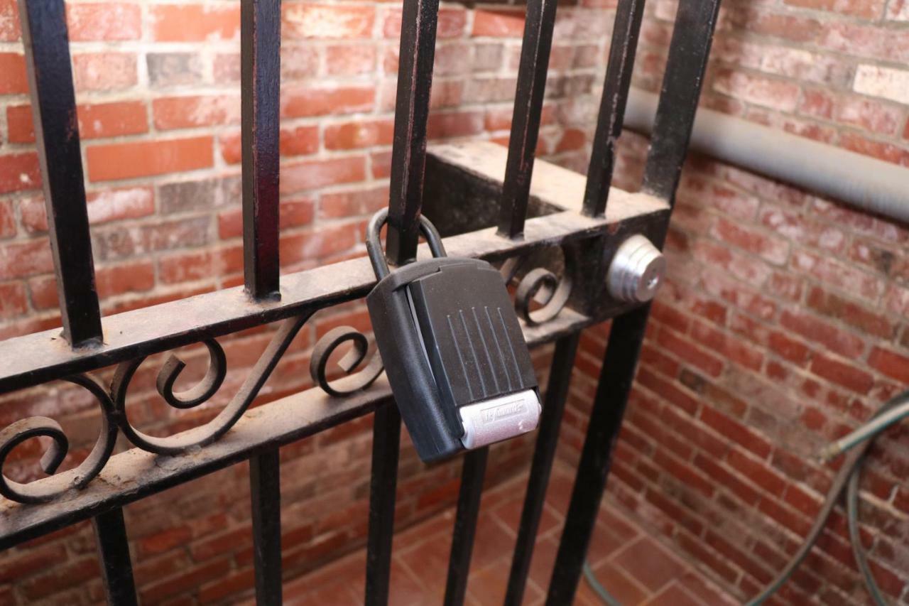 Beautiful 2bedroom In The South End - Ground Level Unit Apartment *