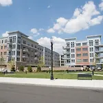 Global Luxury East Apartment