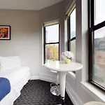 Centrally Located In The Southend, #25 Aparthotel