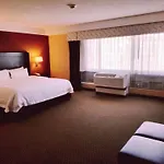 Hampton & Crosstown Center 3*