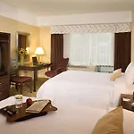 Hotel Hampton & Crosstown Center