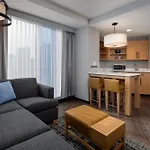 Hyatt Place Boston/seaport District 3*