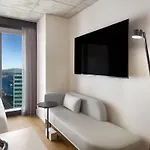 Omni At The Seaport 4*