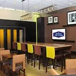 Hotel Hampton & Crosstown Center 3*