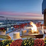 Hyatt Place Boston/seaport District 3* Boston