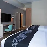 W Hotel 4*