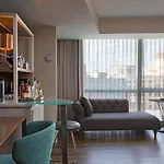 W 4* Boston