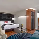 Hotel W 4*