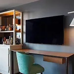 W Hotel 4*