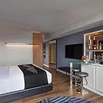 W Hotel 4*