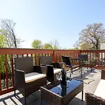 Apartment Amazing Family-friendly And Group-friendly #thebackdorch *