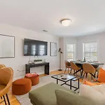 Apartment Amazing Family-friendly And Group-friendly #thebackdorch Boston
