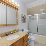 Apartment Amazing Family-friendly And Group-friendly #thebackdorch Boston