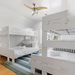 Apartment Amazing Family-friendly And Group-friendly #thebackdorch