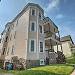 Astonishing 4Br Bright *Apt With Modern Amenities!