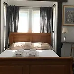 Private Rooms, Shared Bath In A Private Minutes From Logan Airport Boston
