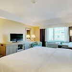 Hampton & Crosstown Center 3* Boston