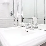 Stylish Downtown In The Southend, C.ave #24 3*