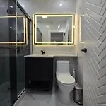 Homestay Beautiful Bedroom - New Renovation Boston