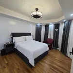 Beautiful Bedroom - New Renovation Homestay Boston