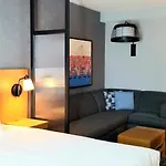 Hyatt Place Boston/seaport District Hotel