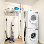 Luxury Apt With City Views - Hub-2310