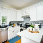Apartment 14a-elegant, Newly Renovated In *