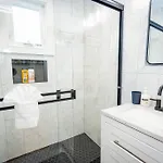 Apartment 14a-elegant, Newly Renovated In Boston