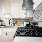 14a-elegant, Newly Renovated In Apartment *