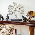 14a-elegant, Newly Renovated In * Boston