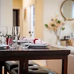 Apartment 14a-elegant, Newly Renovated In *