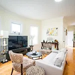 Apartment 14a-elegant, Newly Renovated In