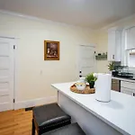 Apartment 14a-elegant, Newly Renovated In *