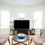 14a-elegant, Newly Renovated In Boston