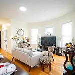 14a-elegant, Newly Renovated In
